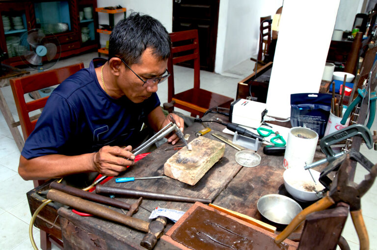 Luang Prabang Jewelry craft